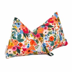 SALVADOR Wisley | Coussin fleuri cale nuque | Petits Cadors 2
