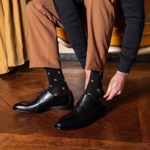Napoléon : les chaussettes "N" allover - Maison Broussaud