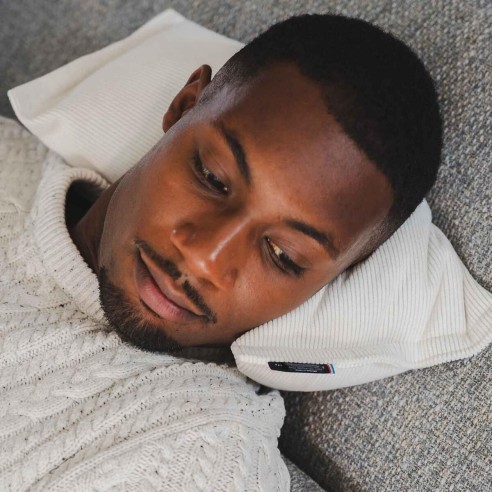 SALVADOR Luleå | Coussin cale nuque velours | Petits Cadors