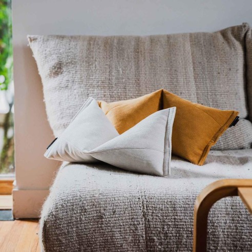 SALVADOR Luleå | Coussin cale nuque velours | Petits Cadors