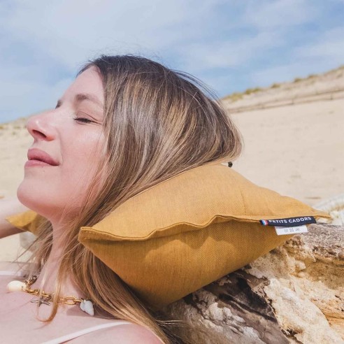 SALVADOR Havane | Coussin cervical élégant | Petits Cadors