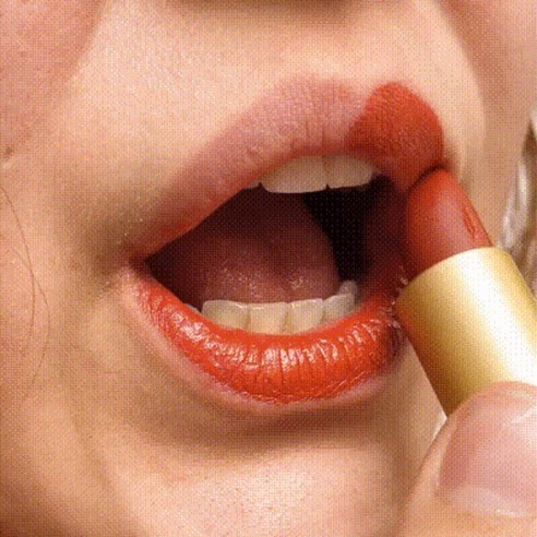 Rouge à lèvres à l’huile de ricin