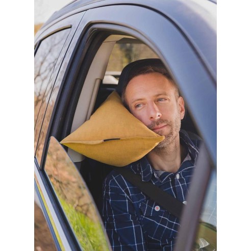 L'oreiller de voiture ISIDOR - Une invention Petits Cadors