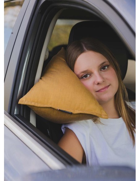 L'oreiller de voiture ISIDOR - Une invention Petits Cadors