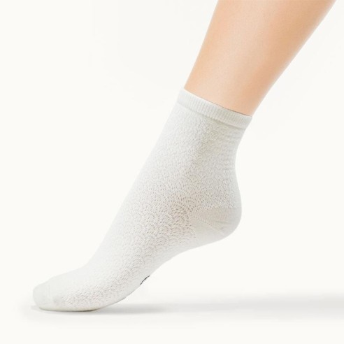 Nos chaussettes "Les Mailles Ajourées" écru - Maison Broussaud