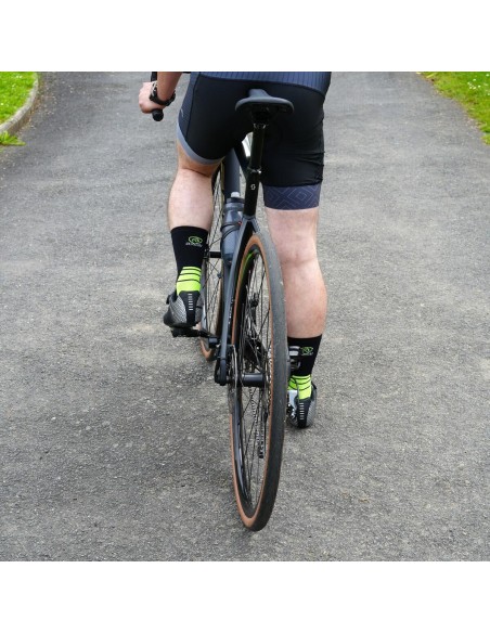 Nos chaussettes cyclisme coloris noir/jaune - Maison Broussaud