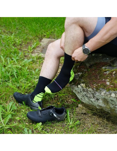 Nos chaussettes cyclisme coloris noir/jaune - Maison Broussaud