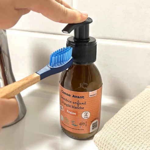 Dentifrice enfant en pâte à la fraise