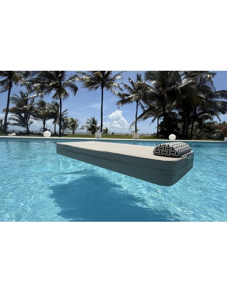 matelas-flottant-piscine-mer