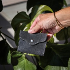 Etui à Cartes Balance en cuir Pailleté Réglisse