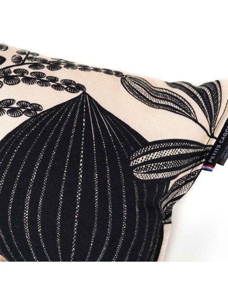 Coussin repose tête et déco · ƩPICUR Antalaha | Petits Cadors
