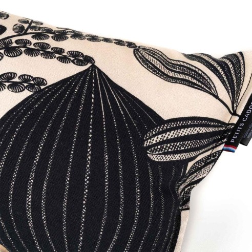 Coussin repose tête et déco · ƩPICUR Antalaha | Petits Cadors