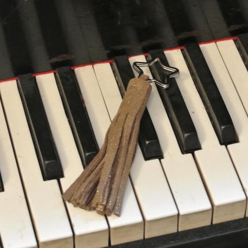 Porte Clés Pompon en cuir Pailleté Bronze