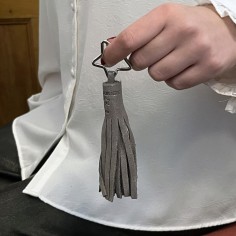 Porte Clés Pompon en cuir Pailleté Gris Bastille