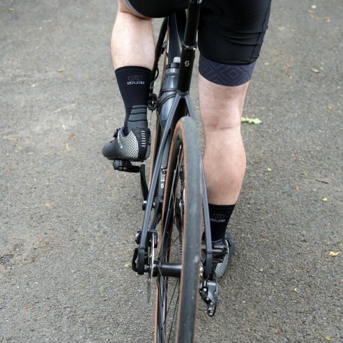 Nos chaussettes cyclisme coloris noir/gris - Maison Broussaud
