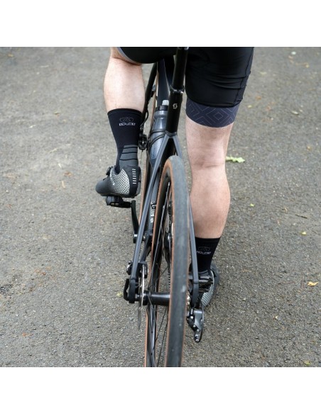 Nos chaussettes cyclisme coloris noir/gris - Maison Broussaud