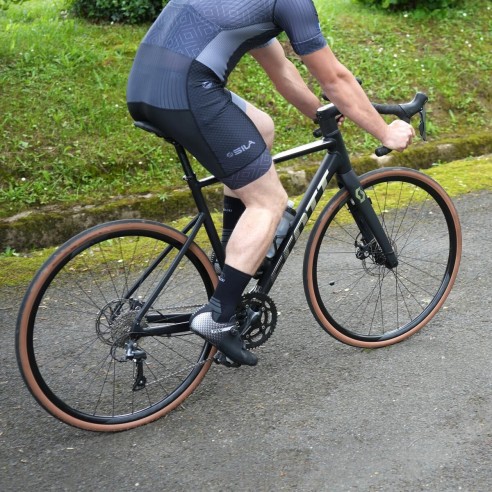 Nos chaussettes cyclisme coloris noir/gris - Maison Broussaud