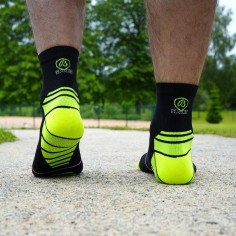 Nos chaussettes de running coloris noir/jaune - Maison Broussaud 2
