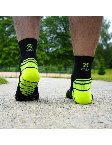 Nos chaussettes de running coloris noir/jaune - Maison Broussaud
