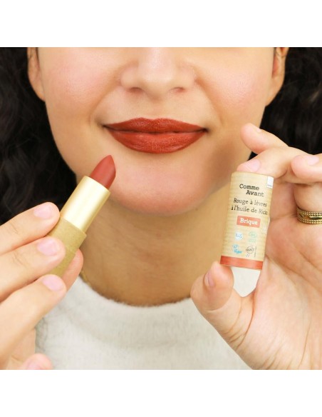 Rouge à lèvres à l’huile de ricin