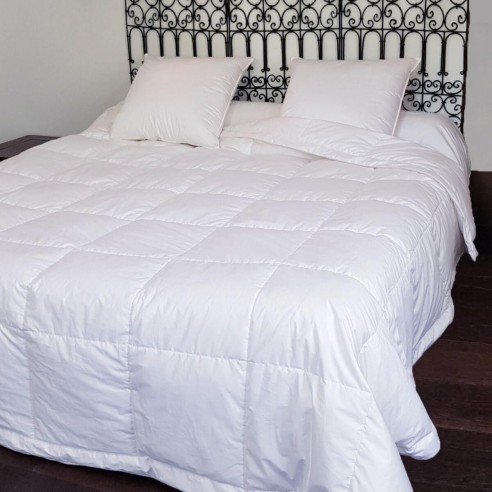 Couette king size ultra légère 90% duvet neuf canard