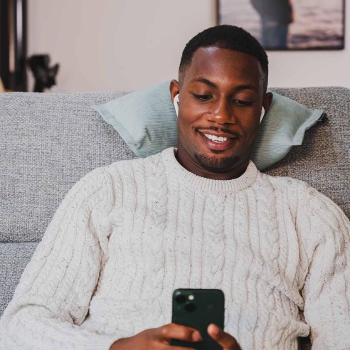 SALVADOR Helsinki | Coussin cale nuque velours | Petits Cadors